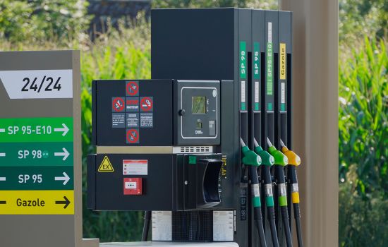 Carburants - Prix à la pompe, trop de marges de distribution et de raffinage : à quand une opération à prix coûtant de toutes les grandes surfaces ?