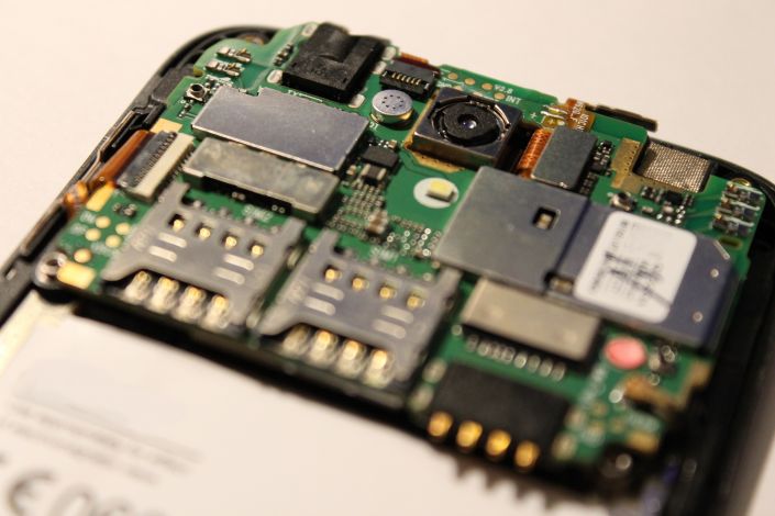 Quels matériaux composent nos téléphones mobiles