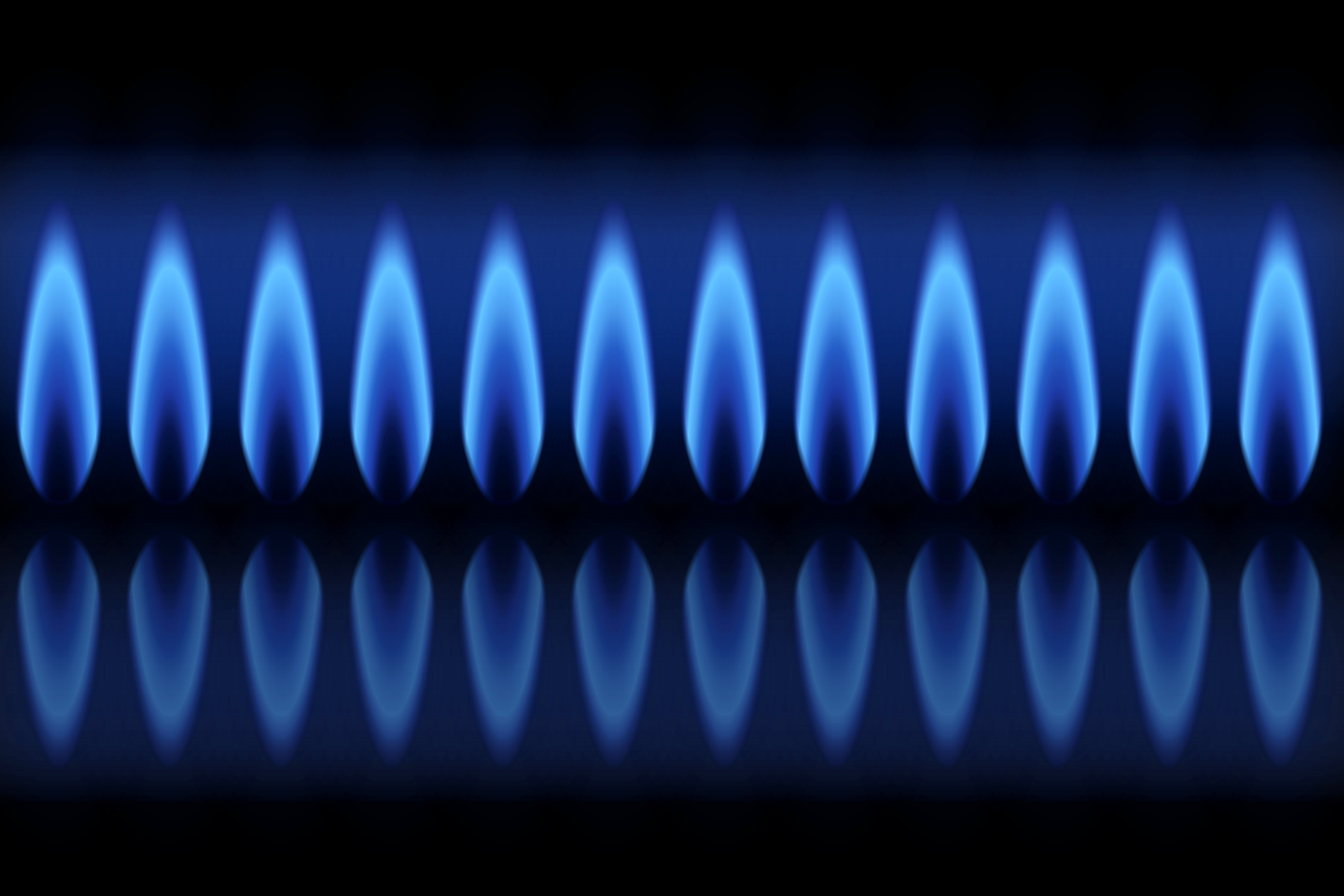 голубое пламя. языки пламени газа. синий огонь настоящий. синий огонь в печи. природный газ.