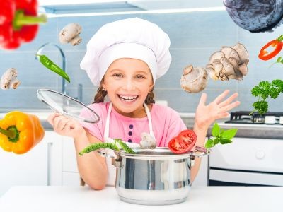 enfant cocotte-minute légume cuisine