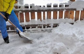 Déneigement devant chez soi : obligations et bonnes pratiques