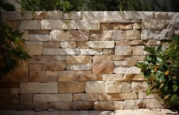Mur mitoyen : qui fait quoi et quels sont vos droits ?