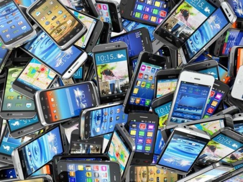Le recyclage des téléphones portables usagés en question