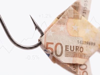 ameçon qui a accroché un poisson créé avec un billet de 50 euros